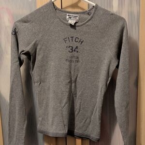 Abercrombie & Fitch Heather Gray Long Sleeve Tee